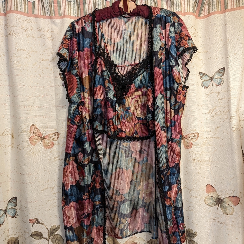 Matching sleep top and robe